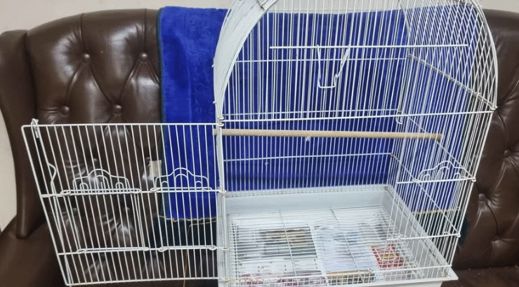 Bird cage in perfect condition for sale