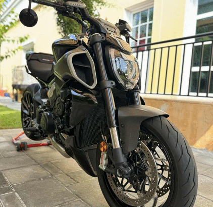 Ducati Diavel 2023 V4 GCC Under Warranty For Sale