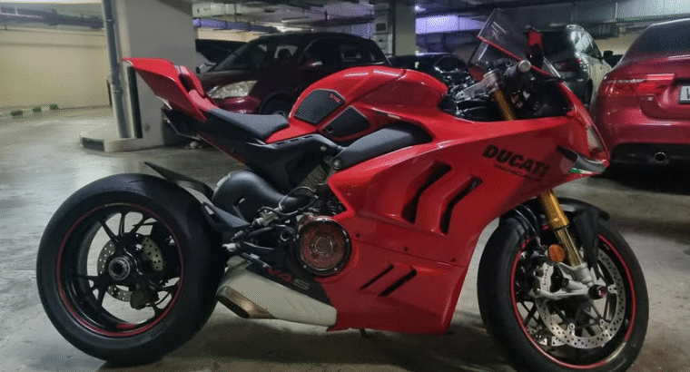 Ducati panigale 2023 GCC for sale
