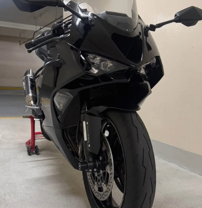 Kawasaki Zx6R 2024 GCC First Owner For Sale