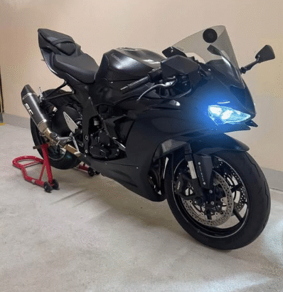 Kawasaki Zx6R 2024 GCC First Owner For Sale