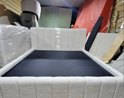 Super King size bed with Hydraulic storg For Sale