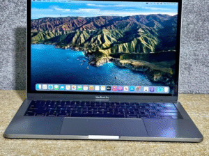 MacBook Pro 13inches Intel Core i5 2017 For Sale