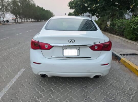 Infiniti Q50 full option 2014 Gcc