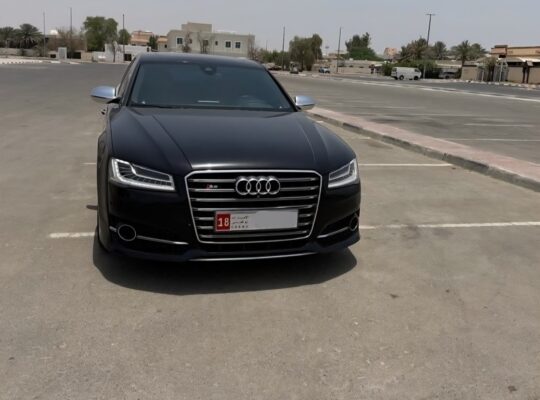 Audi S8 fully loaded 2015 Gcc in good condition