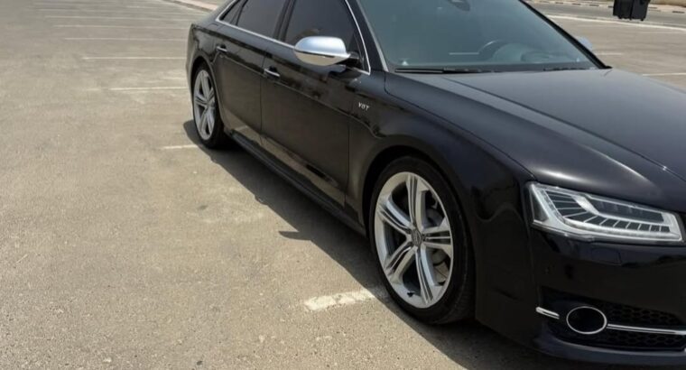 Audi S8 fully loaded 2015 Gcc in good condition