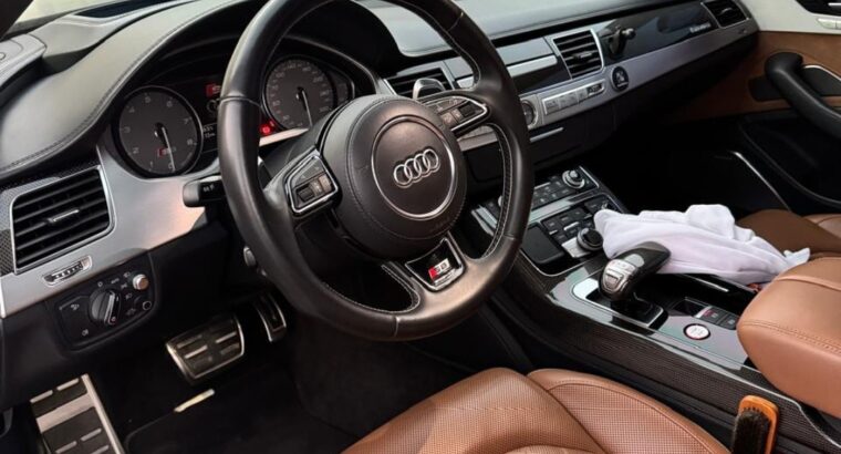 Audi S8 fully loaded 2015 Gcc in good condition