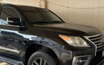 Lexus LX570 full option 2013 Gcc