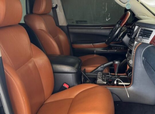 Lexus LX570 full option 2013 Gcc