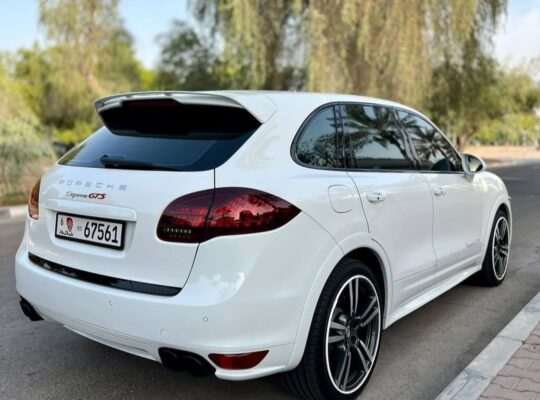 Porsche Cayenne GTS 2014 Gcc