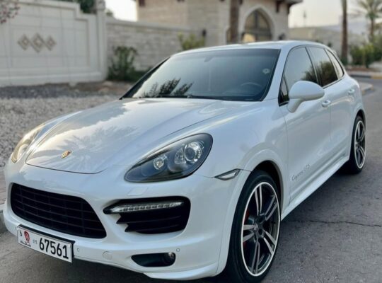 Porsche Cayenne GTS 2014 Gcc