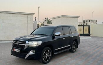 Toyota Land cruiser VXR 5.7L full option 2021