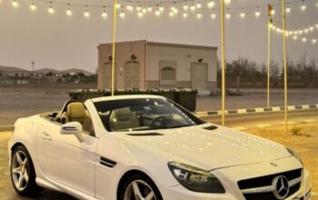 Mercedes SLK200 full option 2015 Gcc