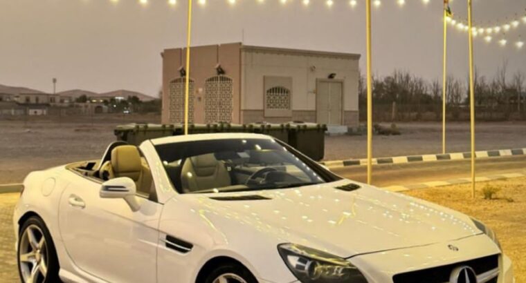 Mercedes SLK200 full option 2015 Gcc