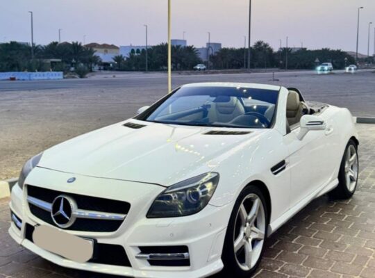 Mercedes SLK200 full option 2015 Gcc