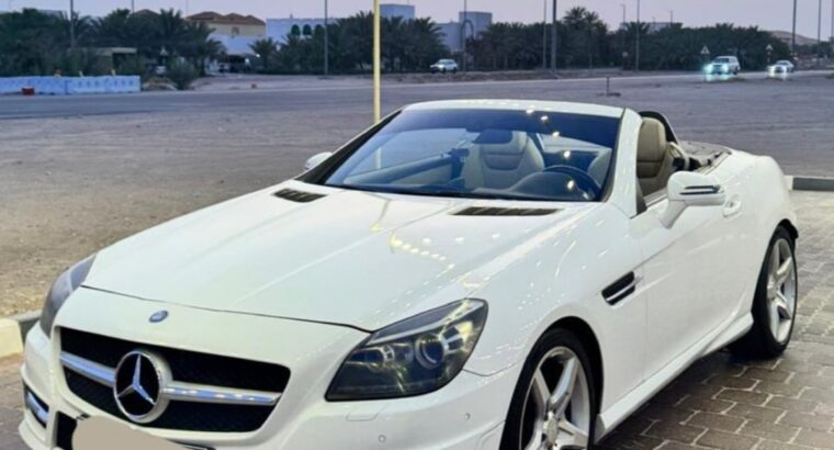 Mercedes SLK200 full option 2015 Gcc
