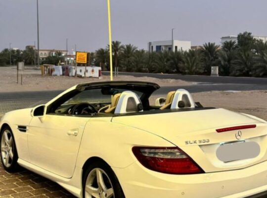 Mercedes SLK200 full option 2015 Gcc