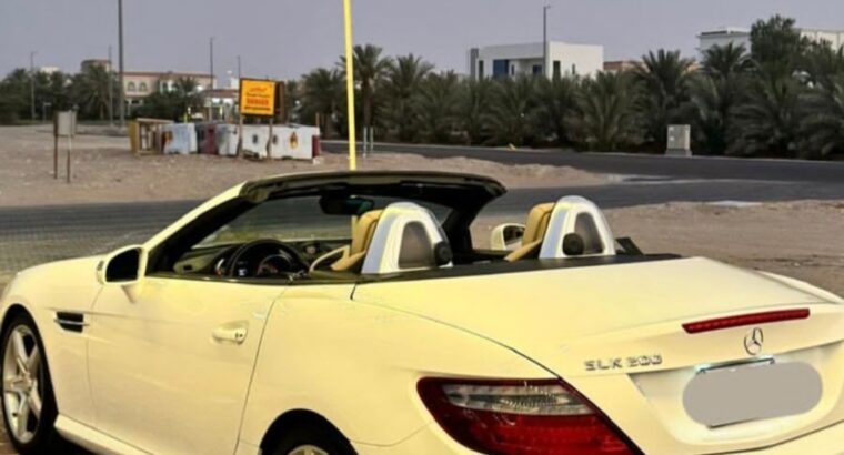 Mercedes SLK200 full option 2015 Gcc