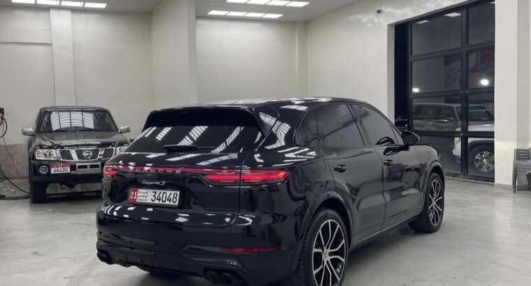 Porsche Cayenne 2019 Gcc in perfect condition