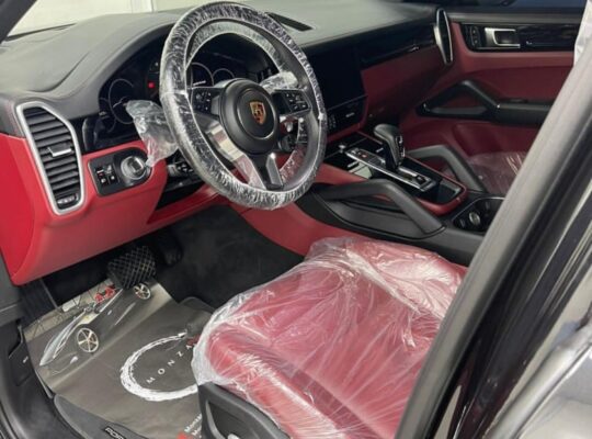 Porsche Cayenne 2019 Gcc in perfect condition