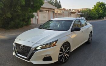 Nissan Altima SR 2022 full option USA imported