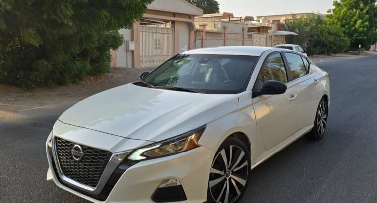 Nissan Altima SR 2022 full option USA imported