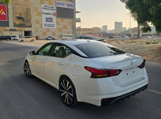 Nissan Altima SR 2022 full option USA imported