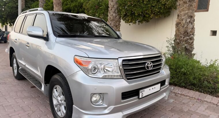 Toyota Land cruiser GXR 2015 in good condition