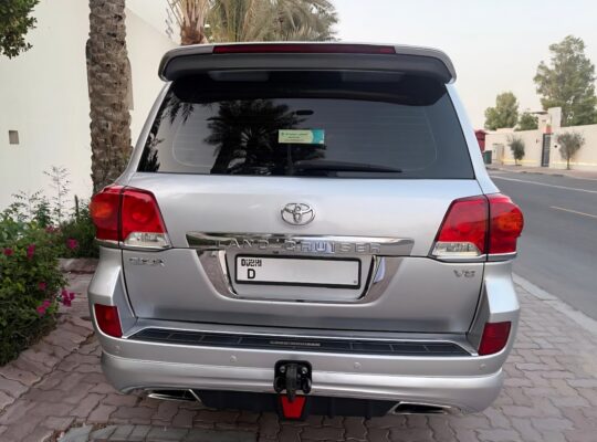 Toyota Land cruiser GXR 2015 in good condition