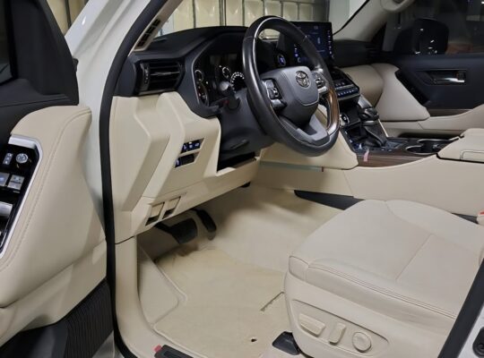 Toyota Land cruiser GXR twin turbo 2022 Gcc