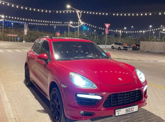Porsche Cayenne GTS 2013 Gcc