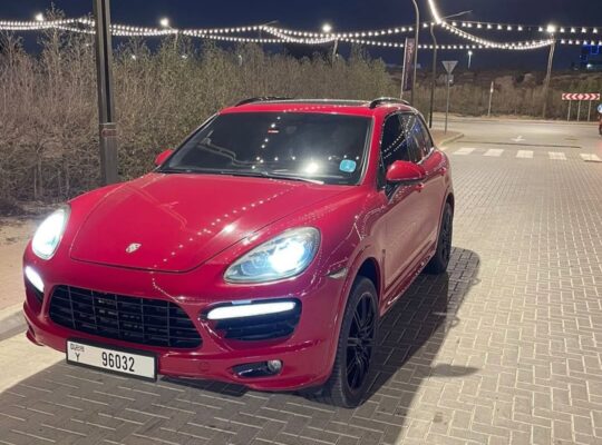 Porsche Cayenne GTS 2013 Gcc