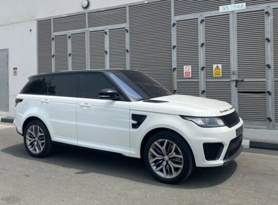 Range Rover sport SVR 2015 Gcc
