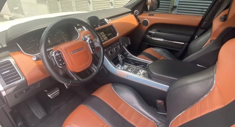 Range Rover sport SVR 2015 Gcc