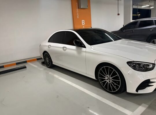 Mercedes E300 full option 2021 Gcc