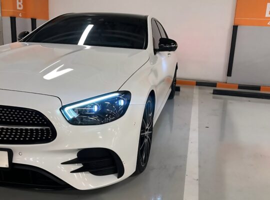 Mercedes E300 full option 2021 Gcc