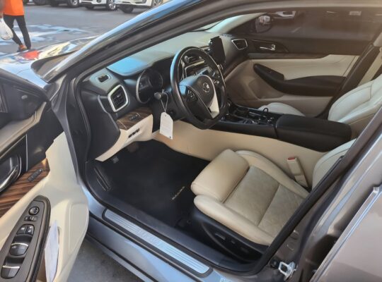 Nissan Maxima platinum 2016 USA imported