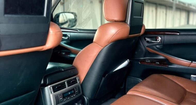 Lexus LX570 full option 2014 Gcc