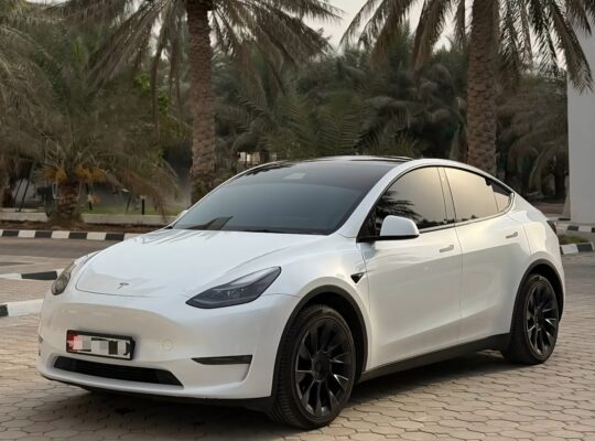 Tesla model Y 2022 Gcc for sale
