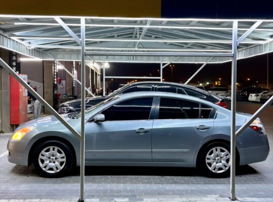 Nissan Altima 2009 base option Gcc