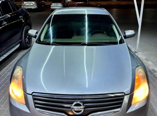 Nissan Altima 2009 base option Gcc