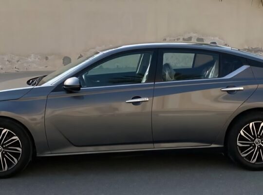 Nissan Altima SV 2020 USA imported