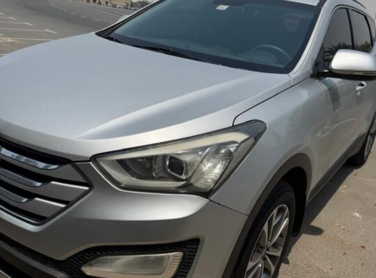 Hyundai Santa fe 2015 Gcc full option for sale