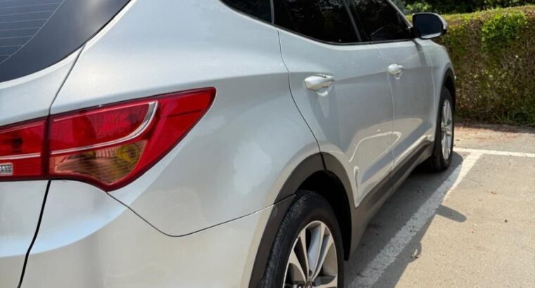 Hyundai Santa fe 2015 Gcc full option for sale