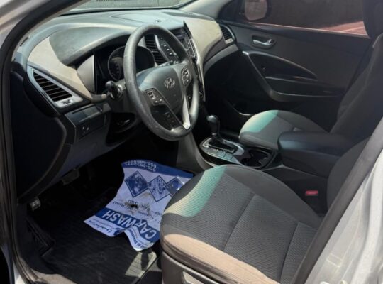Hyundai Santa fe 2015 Gcc full option for sale