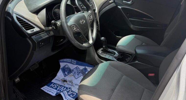 Hyundai Santa fe 2015 Gcc full option for sale