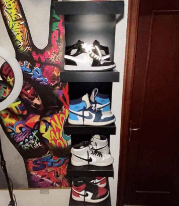 Shoe organiser with wall painting for sale