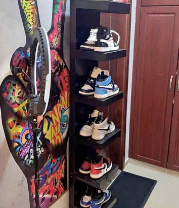 Shoe organiser with wall painting for sale