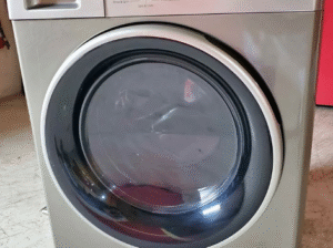 Whirlpool washer dryer combo 9×6 kgs for sale