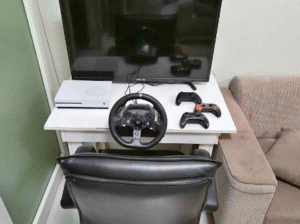 Xbox Full set with 3 controller Table screen and s